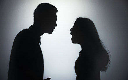 遭到家庭暴力怎样起诉离婚