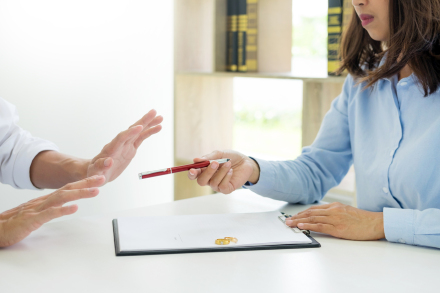 离婚协议要求更改的诉讼材料怎么写
