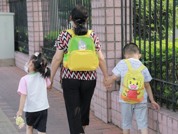 婴幼儿园出事，老师赔偿比率是多少