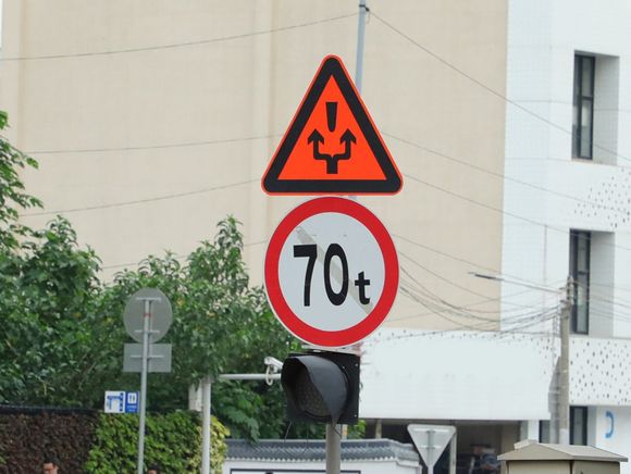 省道农村十字路口一般限速多少