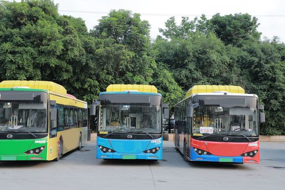 公交车撞车乘客怎么办