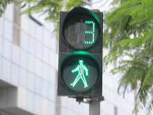 单行道红绿灯红灯亮可以左转吗