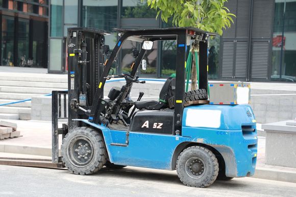 叉车归哪个部门管