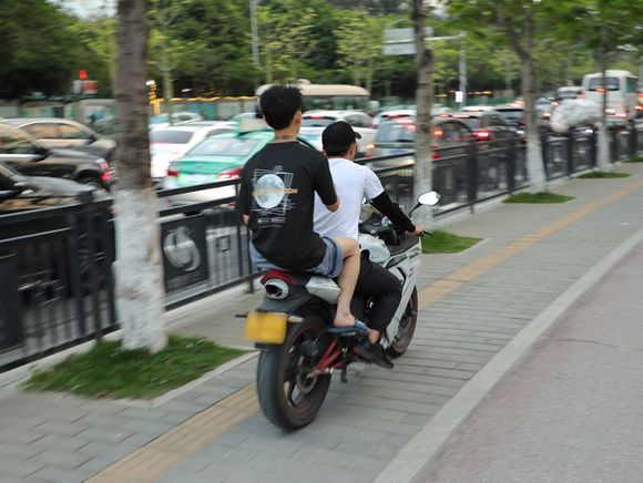孩子骑车撞着人了怎么样赔付假如不赔是怎么回事