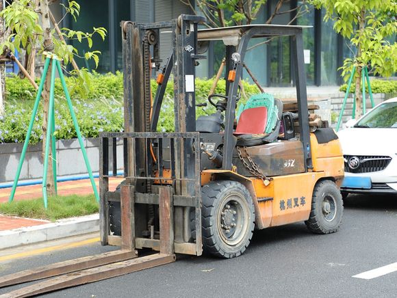 叉车属哪个部门管理的