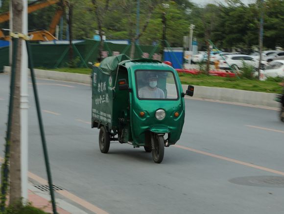 前轮过线停住，算闯红灯吗