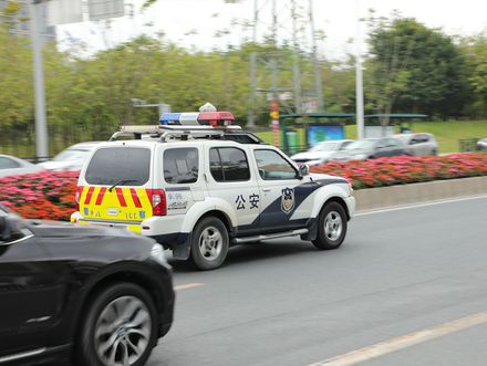 警车闯红灯会被拍照吗