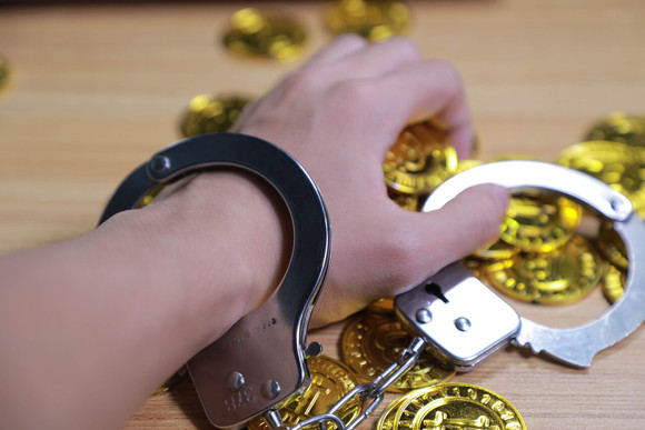 犯罪将来还有退休金吗如何解决