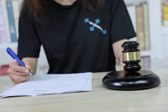 起诉状要写明所有证据吗