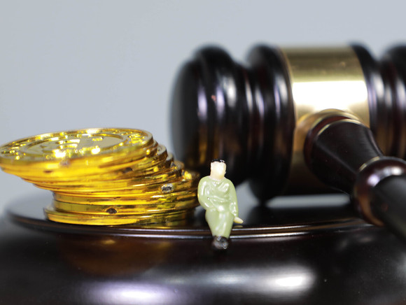 判刑六个月退休交费会没了吗