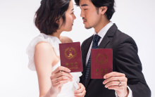有身份证和自己的一页户口簿可以领结婚证吗