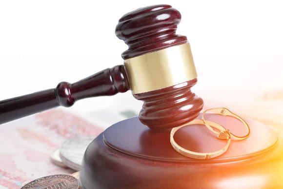 离婚诉讼中怎么样获得他们薪资收入证明信息