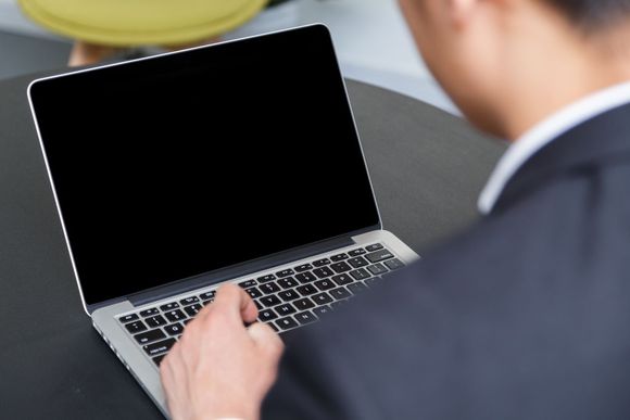 哪些人可以委托律师做辩护人