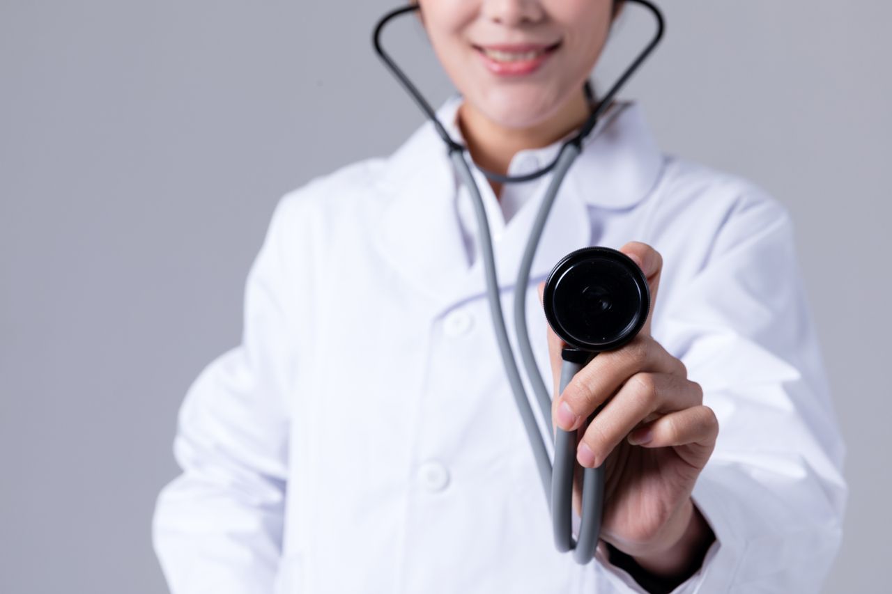 眼疾患者辞职是否能获取医疗费用