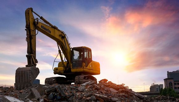 施工现场开机器伤人谁应负责