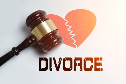 离婚诉讼子女财产由谁来进行保管