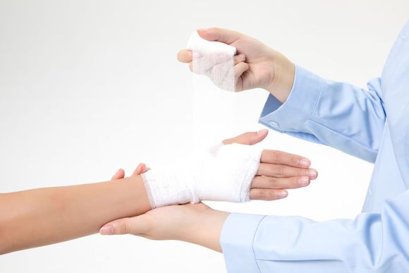 被其他人打骨折要多少钱