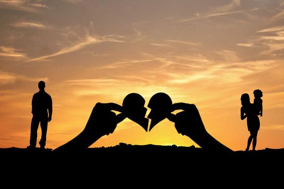 破坏家庭第三者是否负法律责任