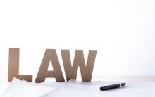 企业合并应遵循的法律规程是什么