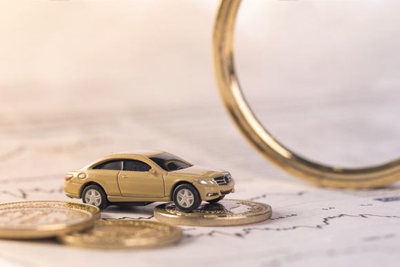 开朋友车撞车怎么处理