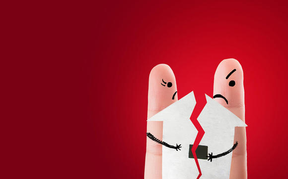 父母过户的房子属于夫妻共同财产吗